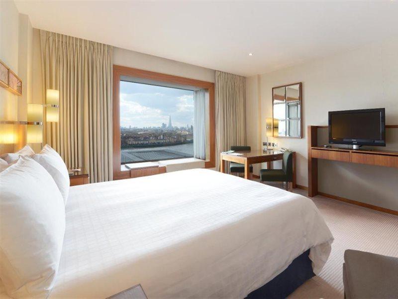 Canary Riverside Plaza Hotel Лондон Екстериор снимка A room at the InterContinental London - The O2