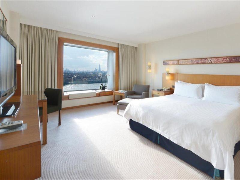 Canary Riverside Plaza Hotel Лондон Екстериор снимка A room at the InterContinental London The O2