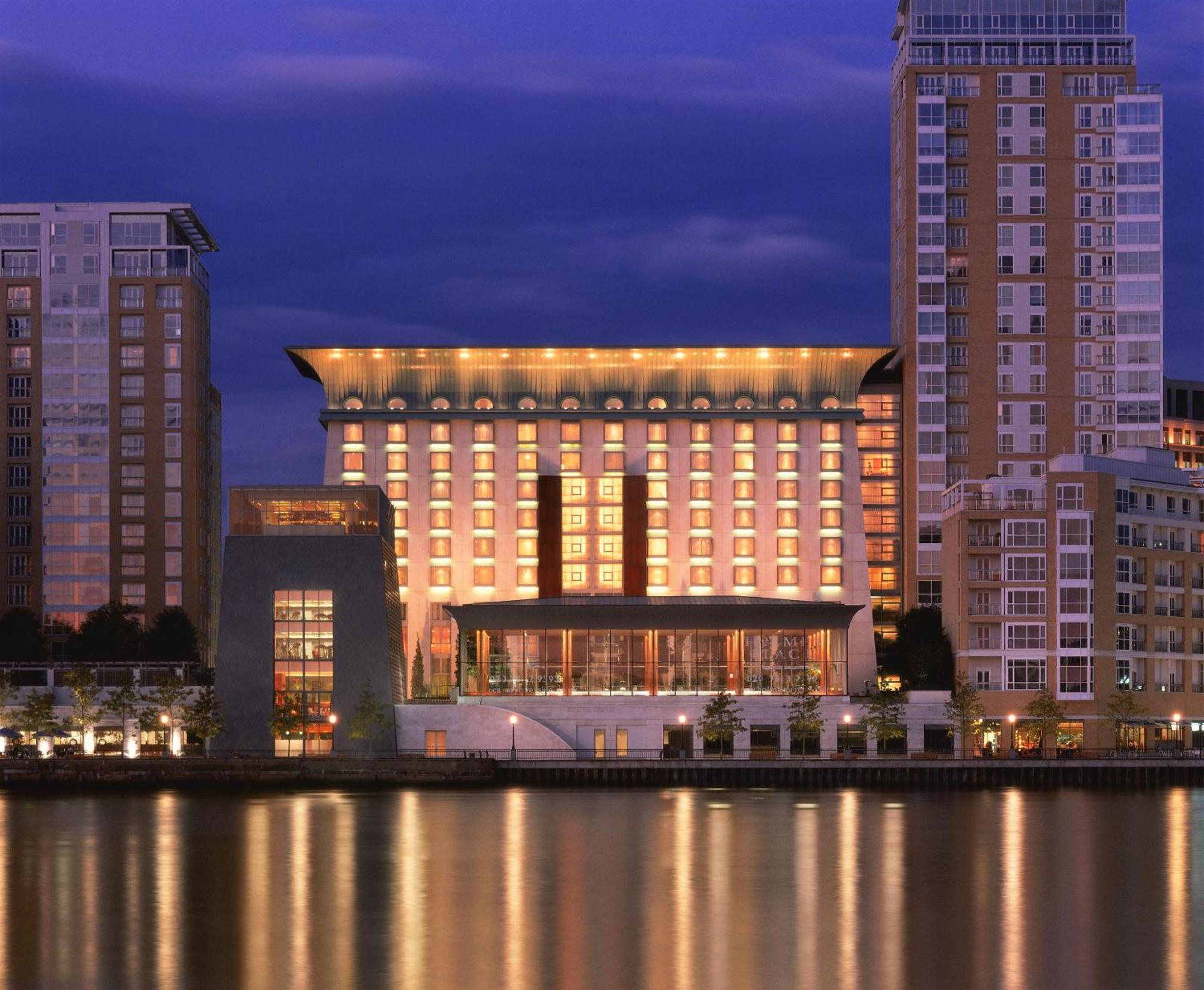 Canary Riverside Plaza Hotel Лондон Екстериор снимка The InterContinental London O2