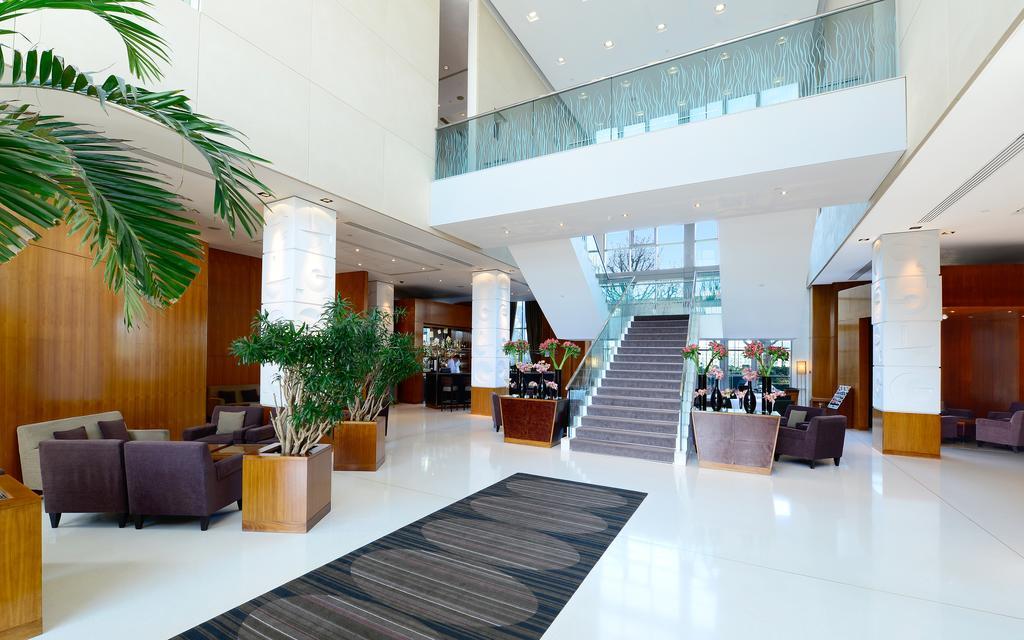Canary Riverside Plaza Hotel Лондон Екстериор снимка The lobby of the hotel