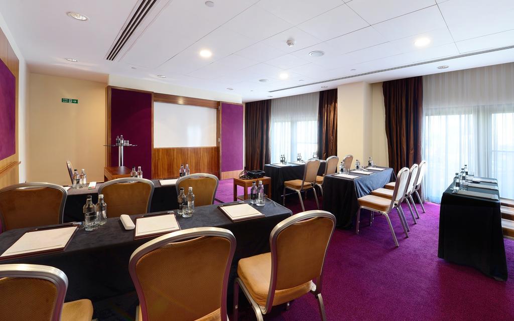 Canary Riverside Plaza Hotel Лондон Екстериор снимка Meeting room