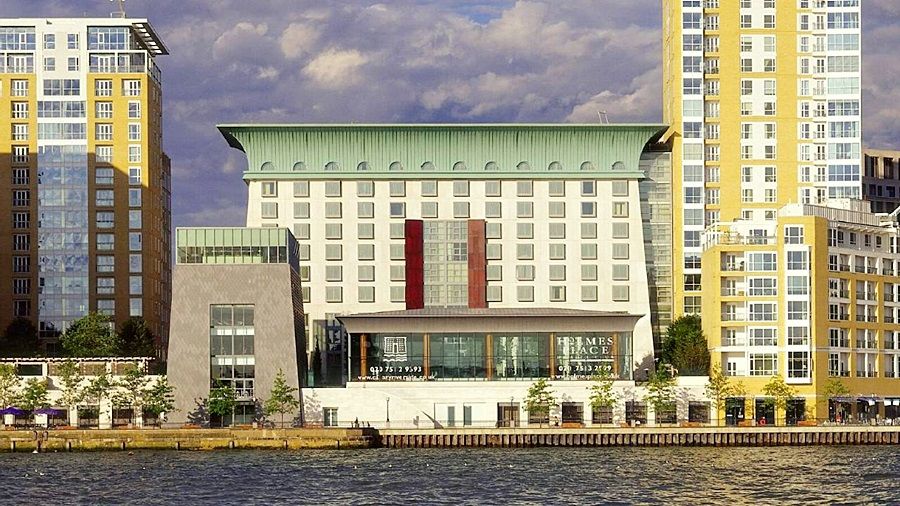 Canary Riverside Plaza Hotel Лондон Екстериор снимка The Riverview Hotel