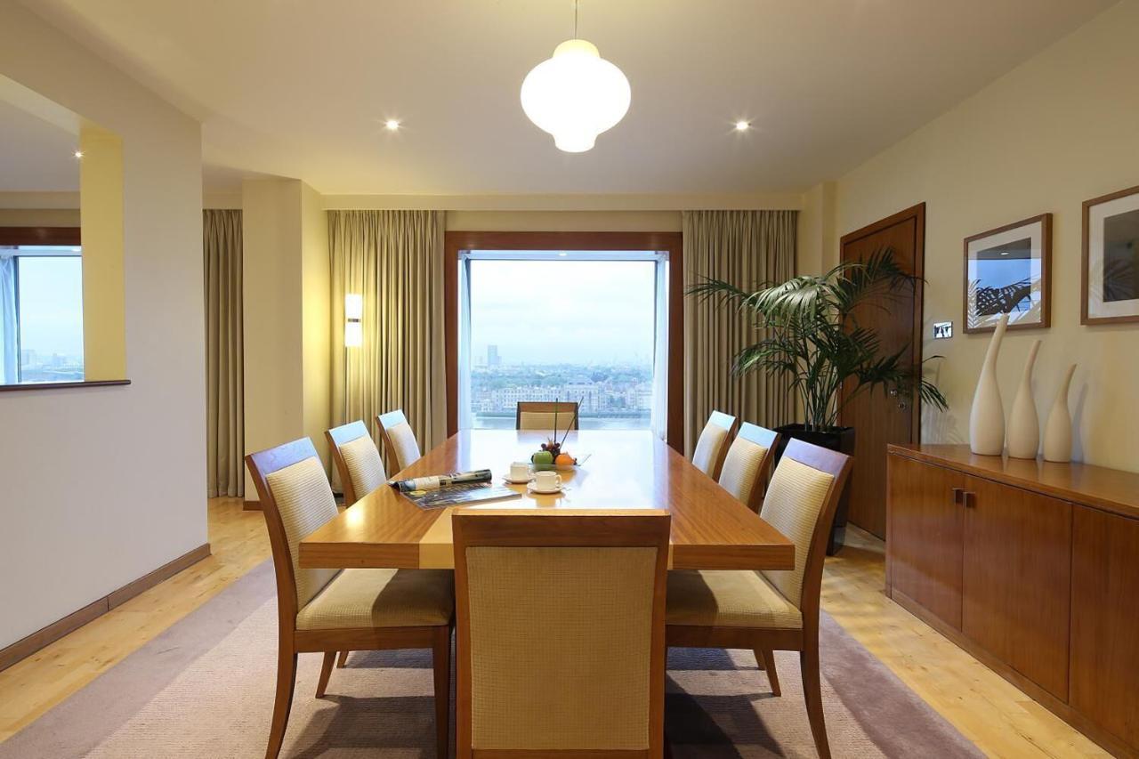 Canary Riverside Plaza Hotel Лондон Екстериор снимка A dining room
